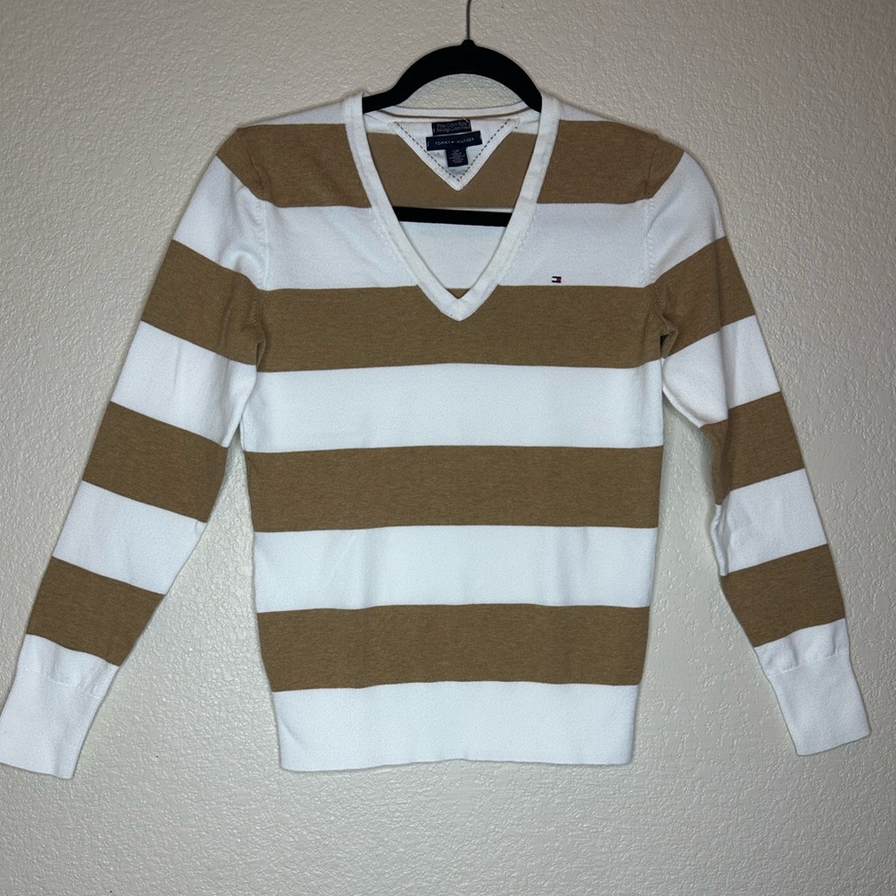 Tommy Hilfiger Women's Striped Sweater - White and Tan LS004